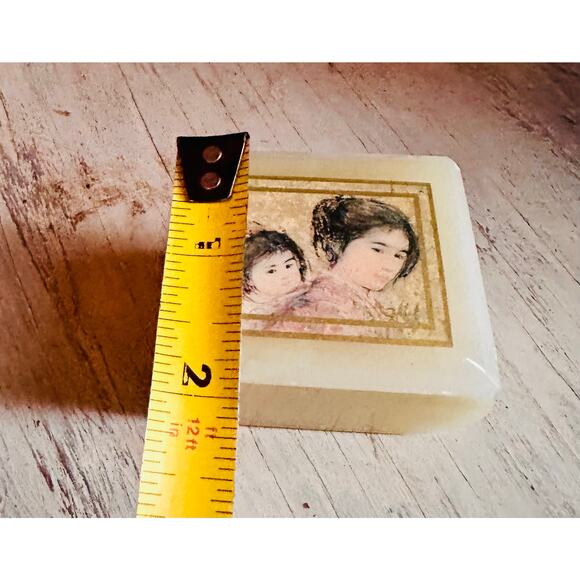 Vintage Edna Hibel Square Marble Trinket Box, 1980s Edna Hibel Art - Picture 8 of 10